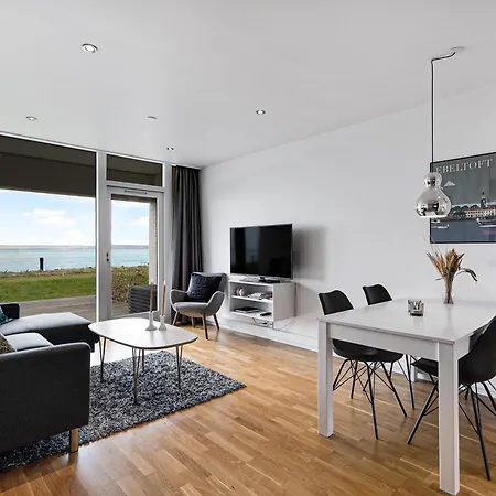 Nyaraló Seafront With Panoramic Views Of Bay Ebeltoft